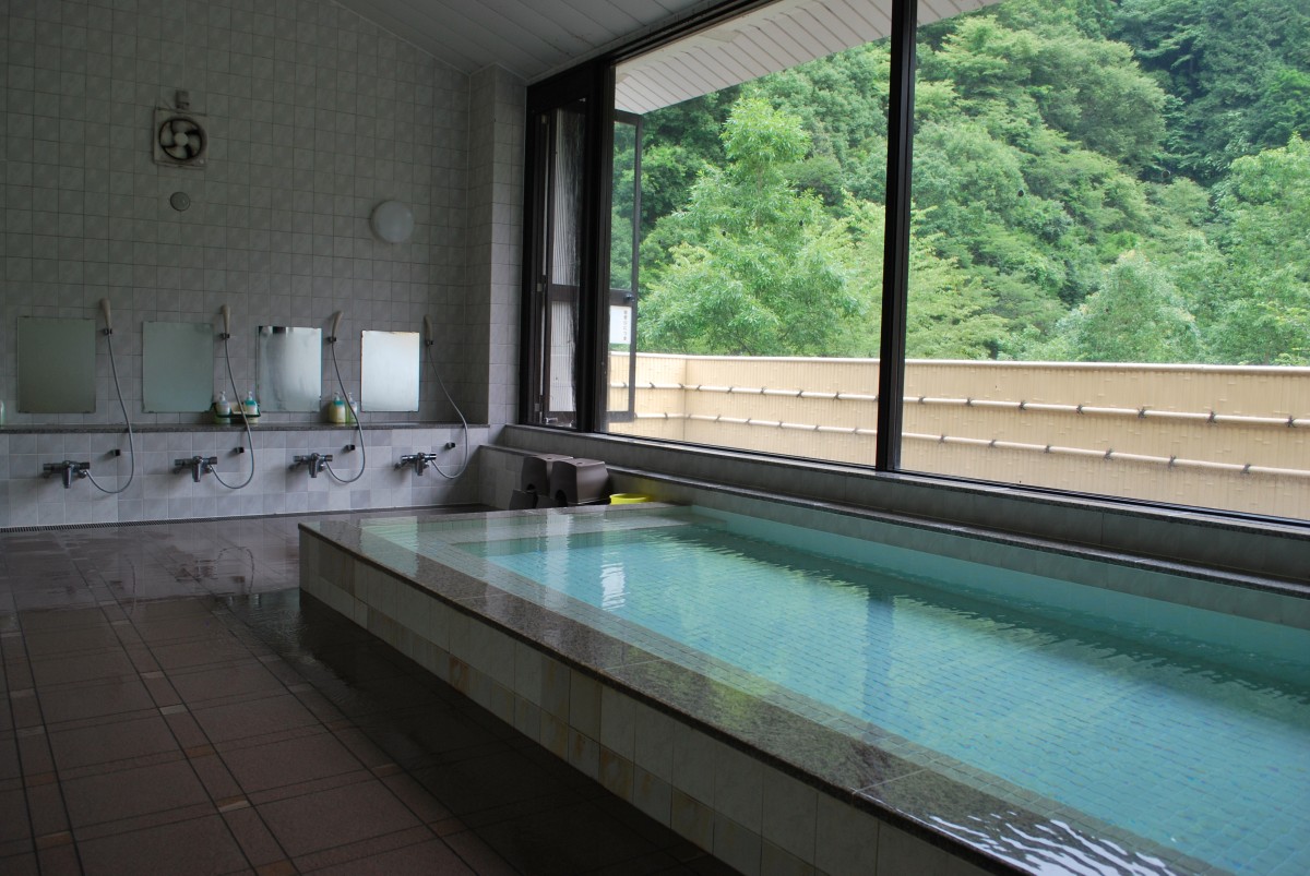 ▲日帰り入浴ができるおおるりの家