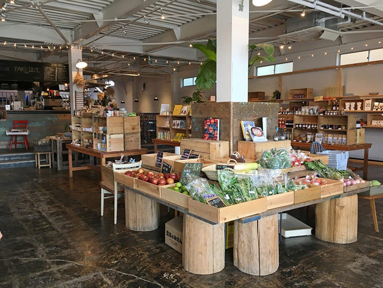 道の駅などの直売所が多く点在し、新鮮な野菜が低価格で購入できる