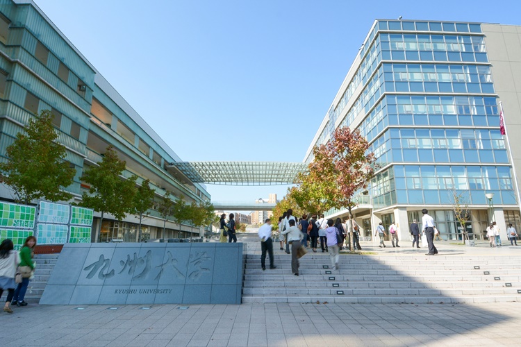 福岡市東区箱崎から西区伊都に移転した九州大学。産学の連携による起業家の育成にも尽力しています