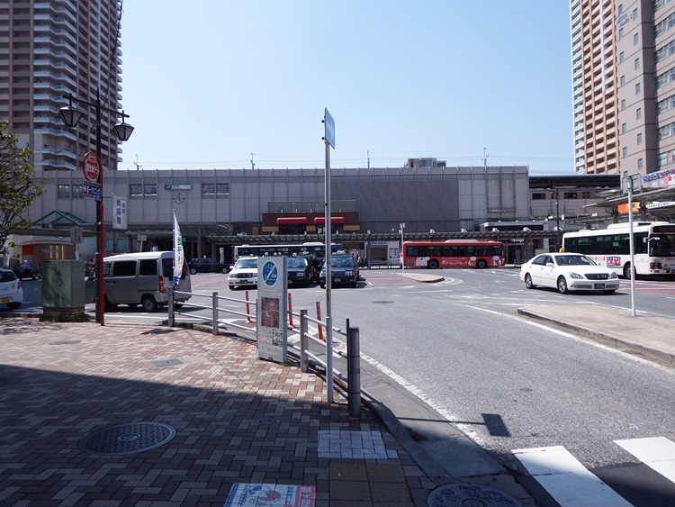 JR市川駅前