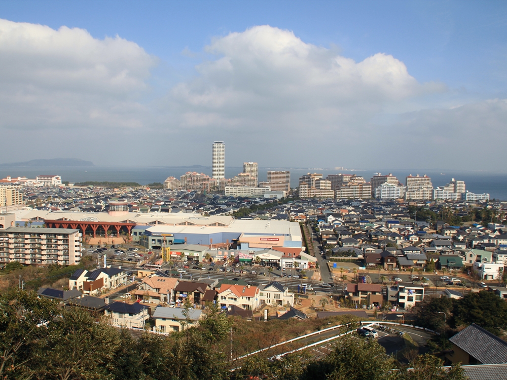 休日は海や川でリフレッシュ。ファミリー層に人気の福岡市・姪浜の住みやすさや治安を解説