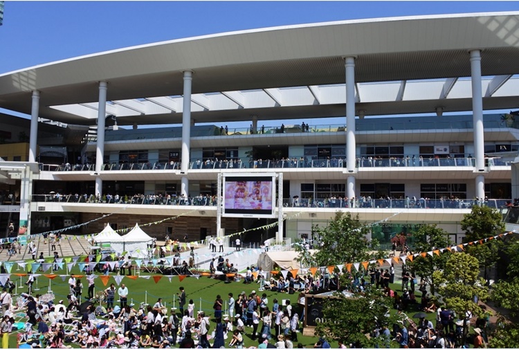 ラゾーナ川崎プラザ2階の広場ではイベントが開催されている。