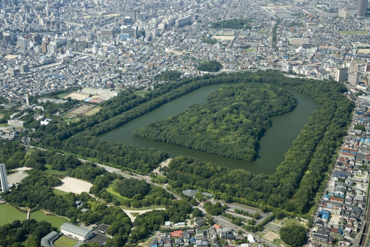 写真提供：堺市役所文化部世界遺産課