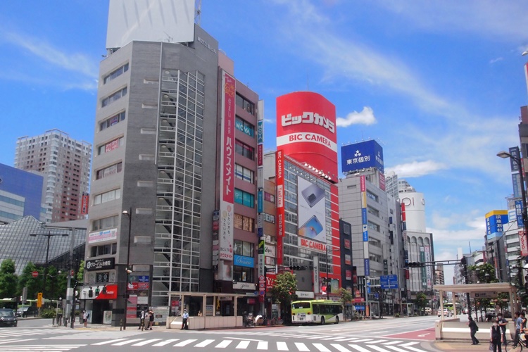 池袋駅西口周辺の様子