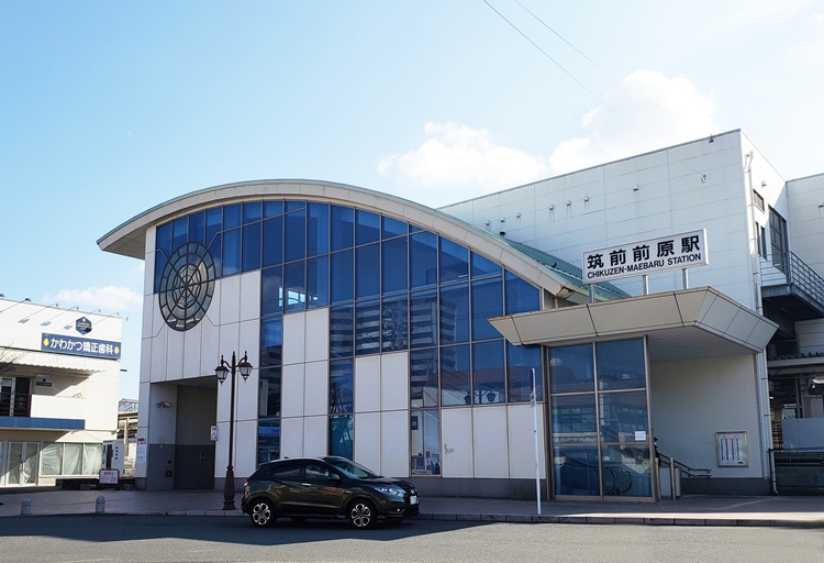 JR筑肥線の筑前前原駅。ここを始発として福岡の都心部へ向かう電車は、1時間に2～6本運行されています。