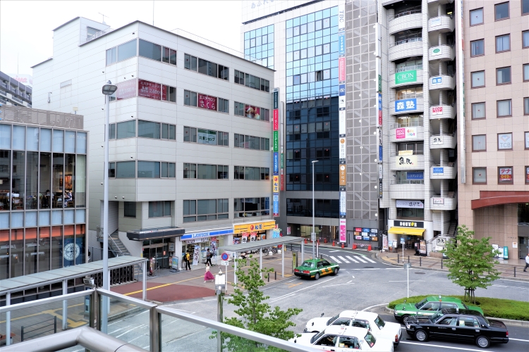 川越駅東口の様子