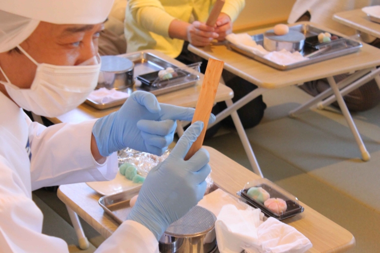 和菓子作り体験は小さな子どもから大人まで体験可能