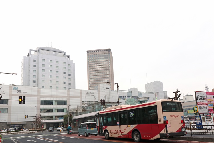 十日町や七日町などの市街地につながるJR山形駅東口