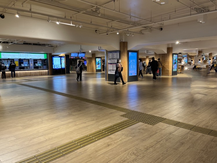 枚方市駅は「無印良品」が初めて行った駅のデザイン
